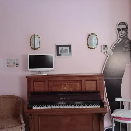 شقة Ghislanzoni Musicista